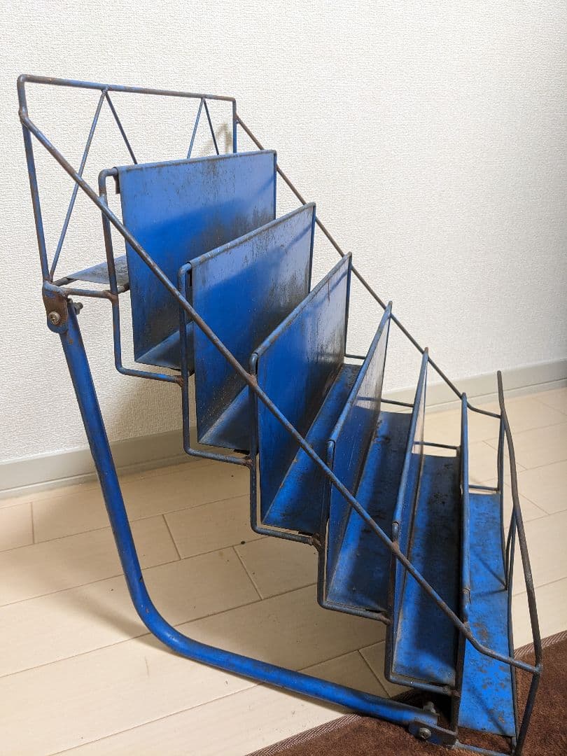 昭和レトロ　ブックスタンド　ブルー　昔、病院や床屋、喫茶店にありました