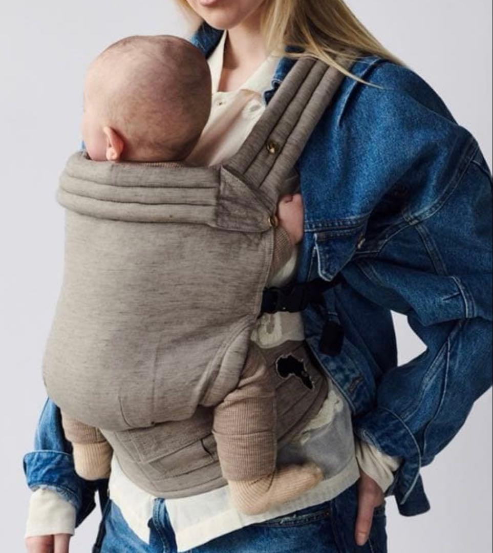 ⭐︎極美品⭐︎artipoppeアーティポッペ抱っこ紐