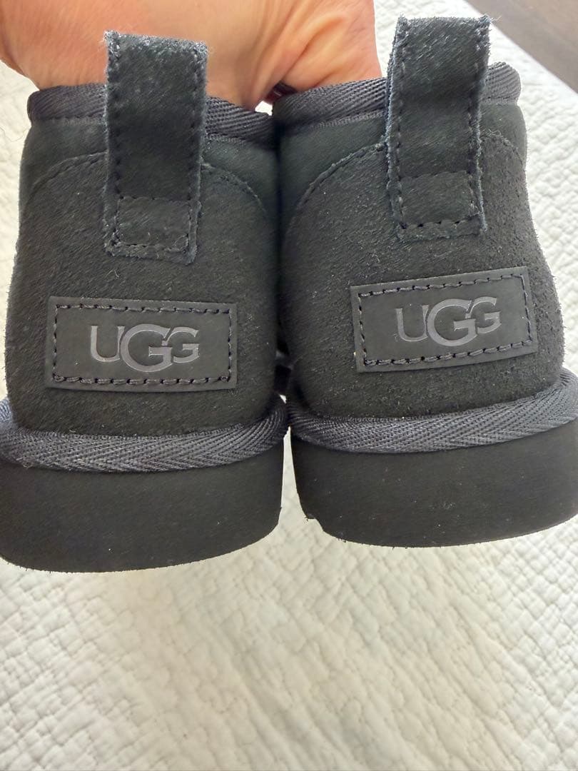 UGG クラシックウルトラミニ　24 新品未使用　ブラック