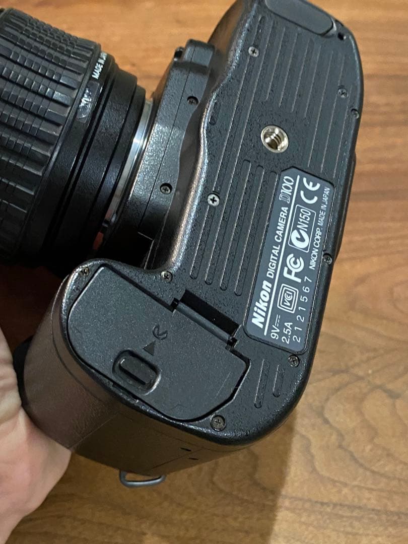 Nikon D100 デジタル一眼レフ　タムロン　18-200 動作品