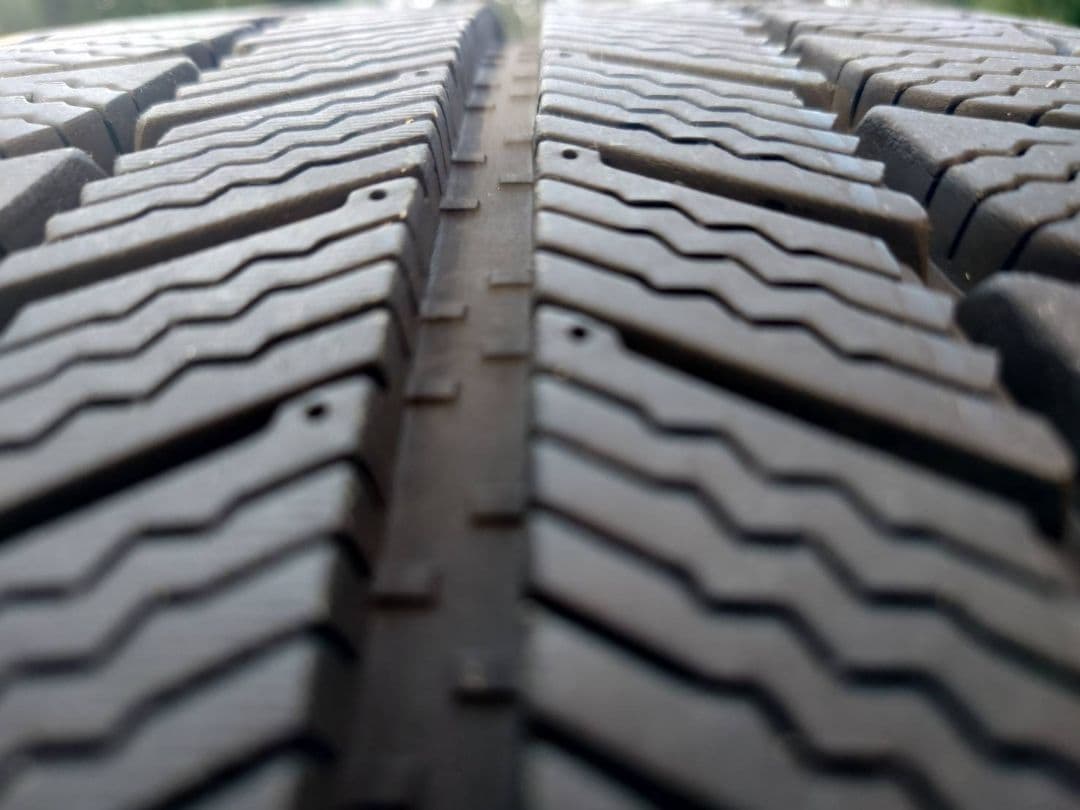 【ミケチャ】スタッドレスタイヤ ホイール