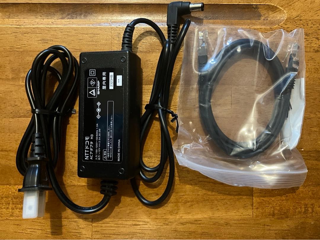 【箱付き美品】docomo  5G ホームルーター