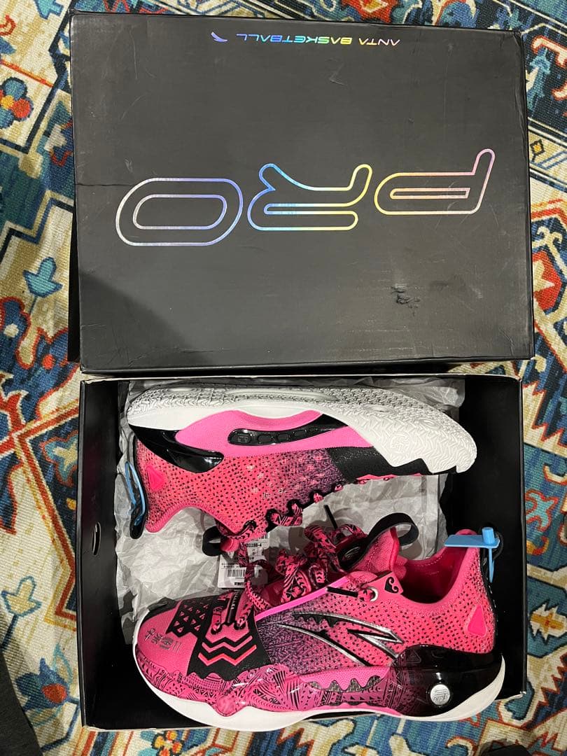 カエルJP250カイリーアービングAnta Shock wave5 pro