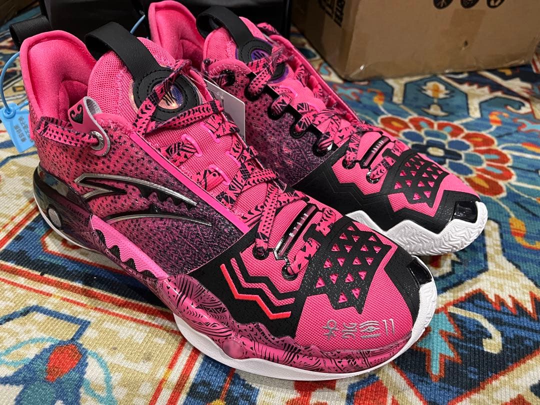 カエルJP250カイリーアービングAnta Shock wave5 pro