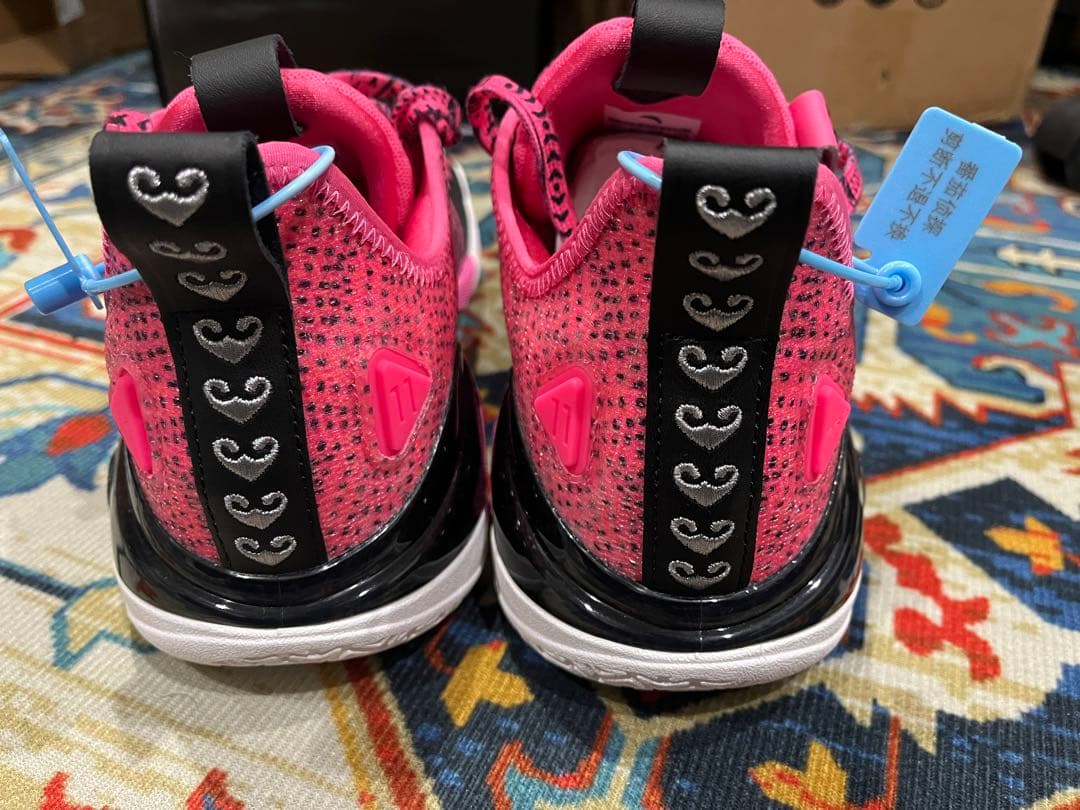 カエルJP250カイリーアービングAnta Shock wave5 pro