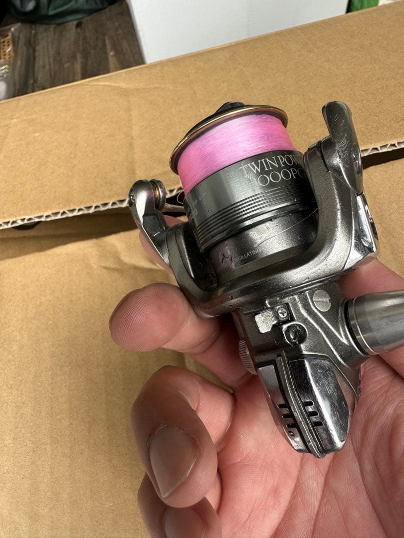 シマノ　shimanoツインパワー 1000PGS スピニングリール