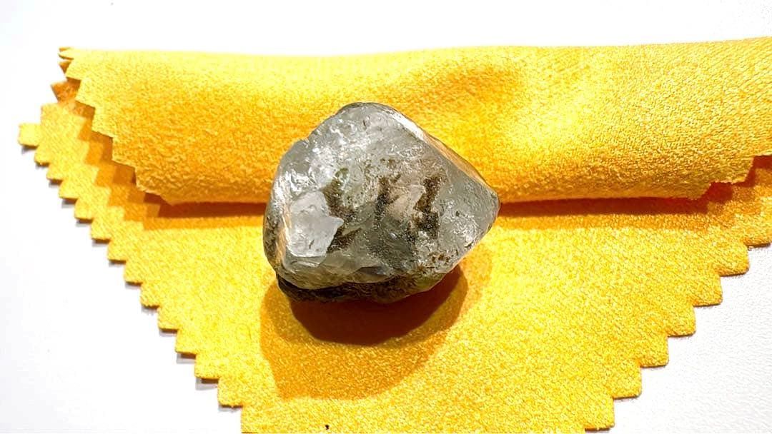 フェナカイト原石　ロシア・マリシェボ産　ほぼ結晶原石