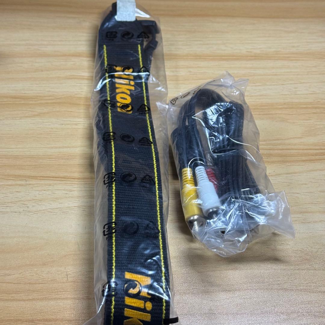 Nikon D5200 美品　箱入り　バッテリー付き　シャッター数2,600回