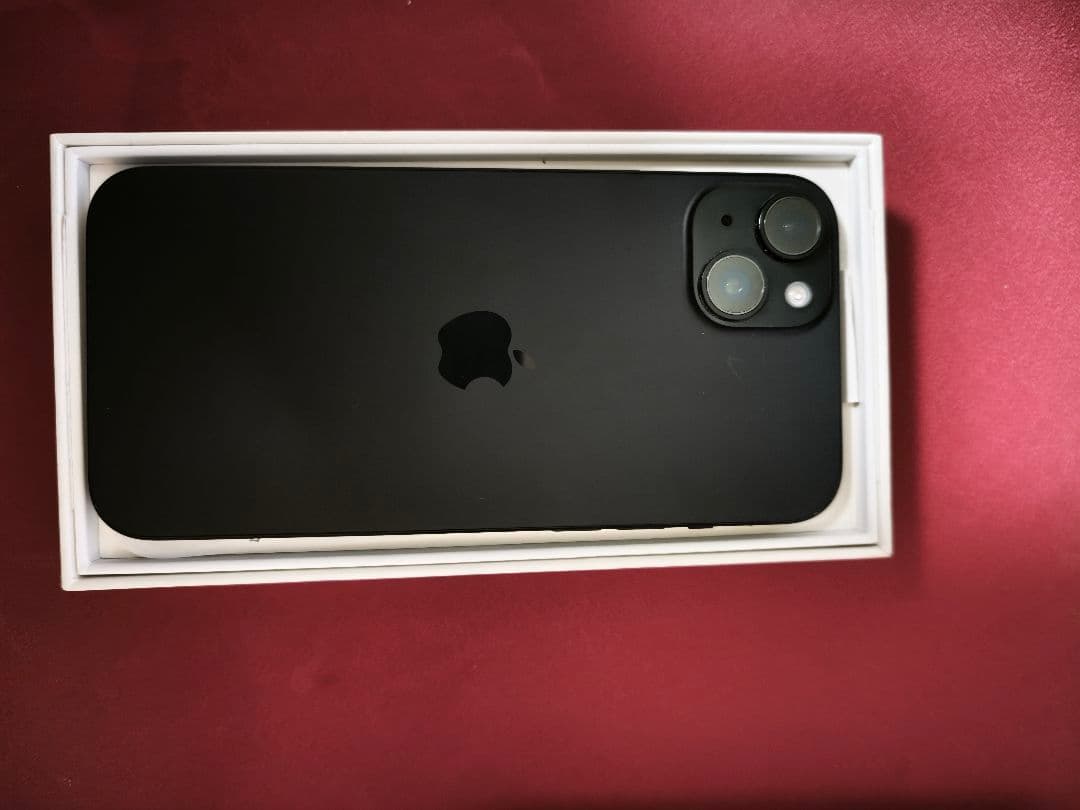 【美品】Apple iPhone 15 Plus 256GB ブラック おまけ付