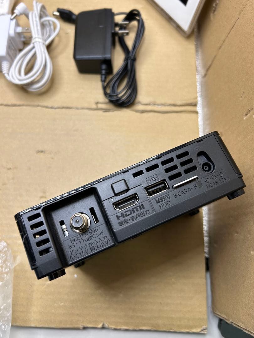 パナソニック 10V型 ポータブル 液晶テレビ　UN-10CE10-W