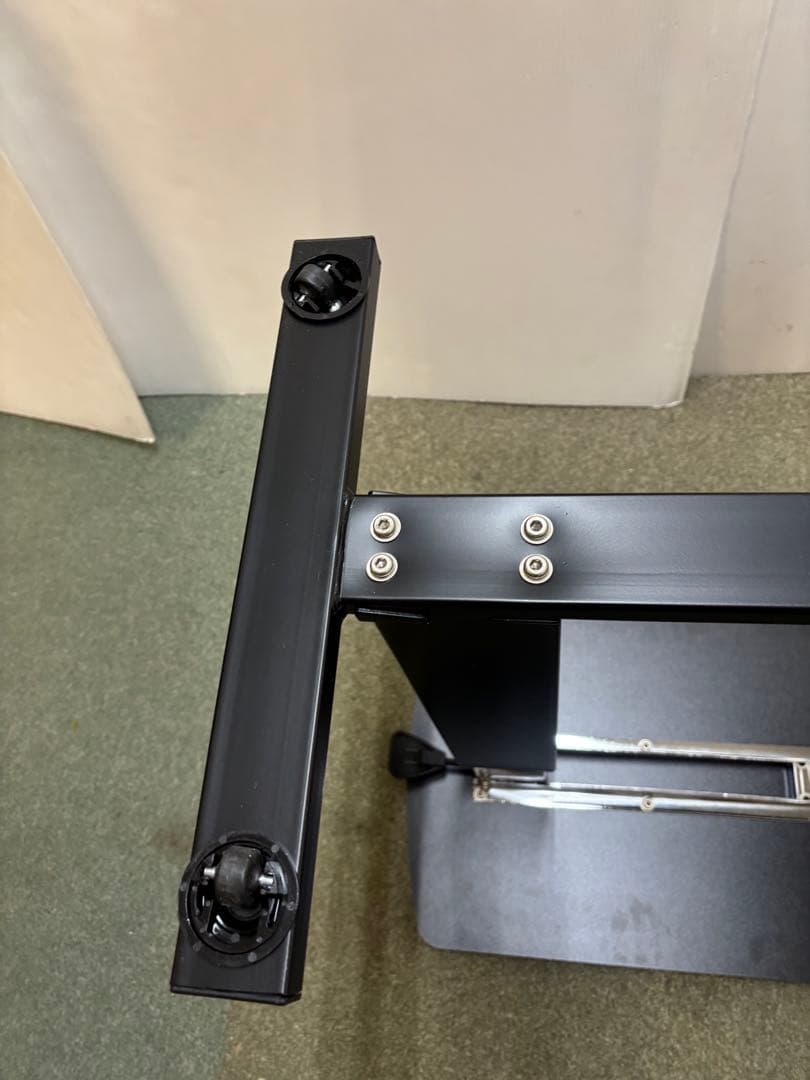 ガス圧昇降テーブル