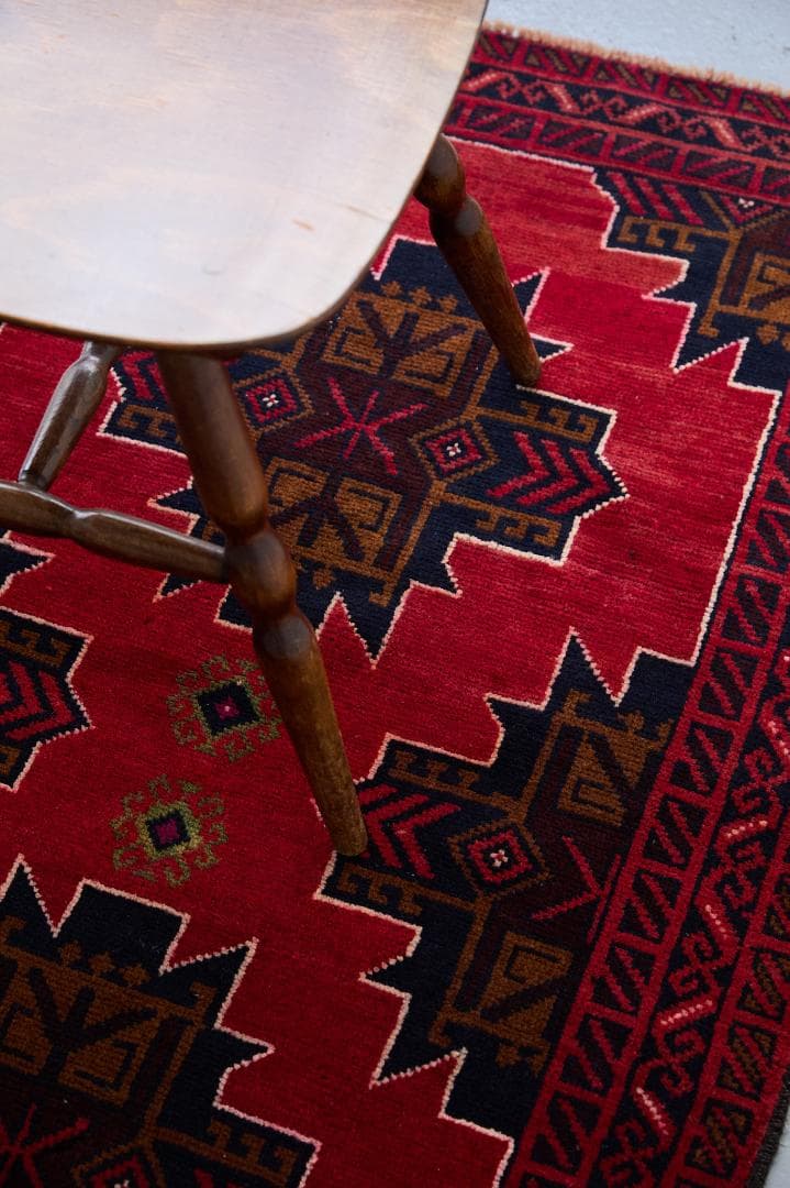 ヴィンテージラグ　トライバルラグ　バルーチ族　ウール（135×87cm）濃茶・赤