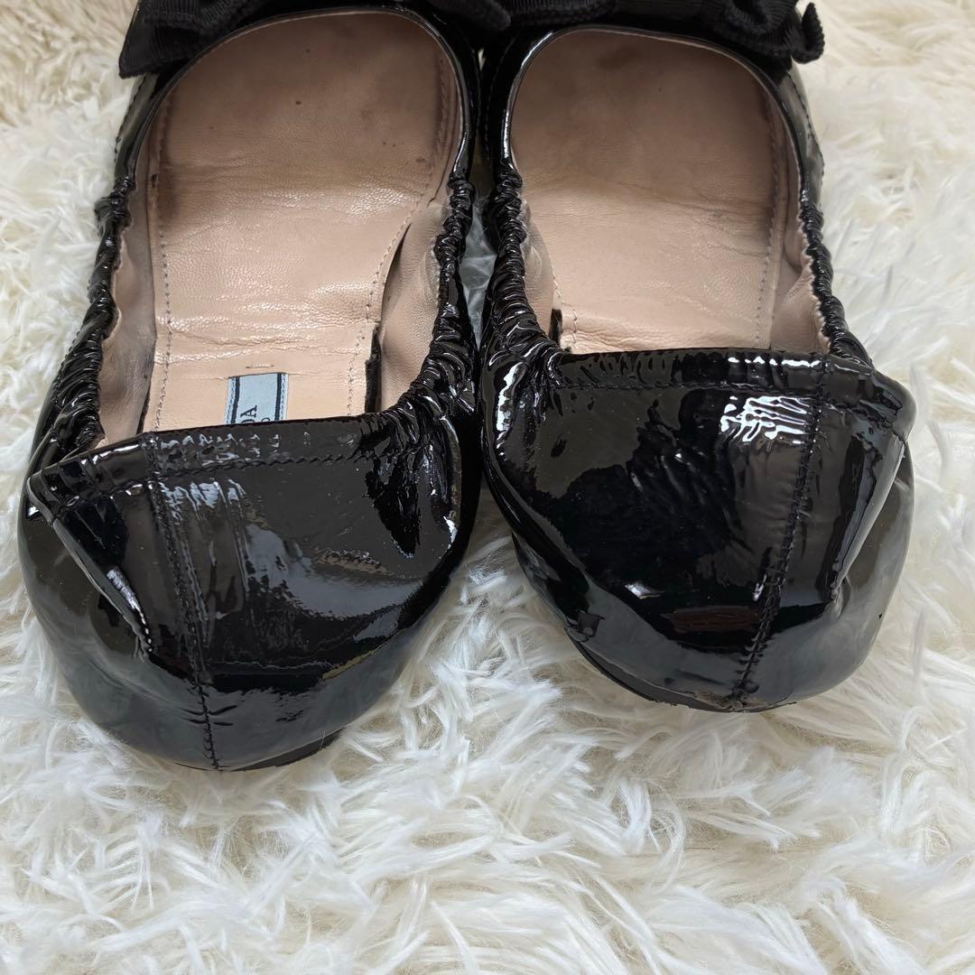 PRADAプラダ　エナメル　リボン　ロゴ　パンプス.