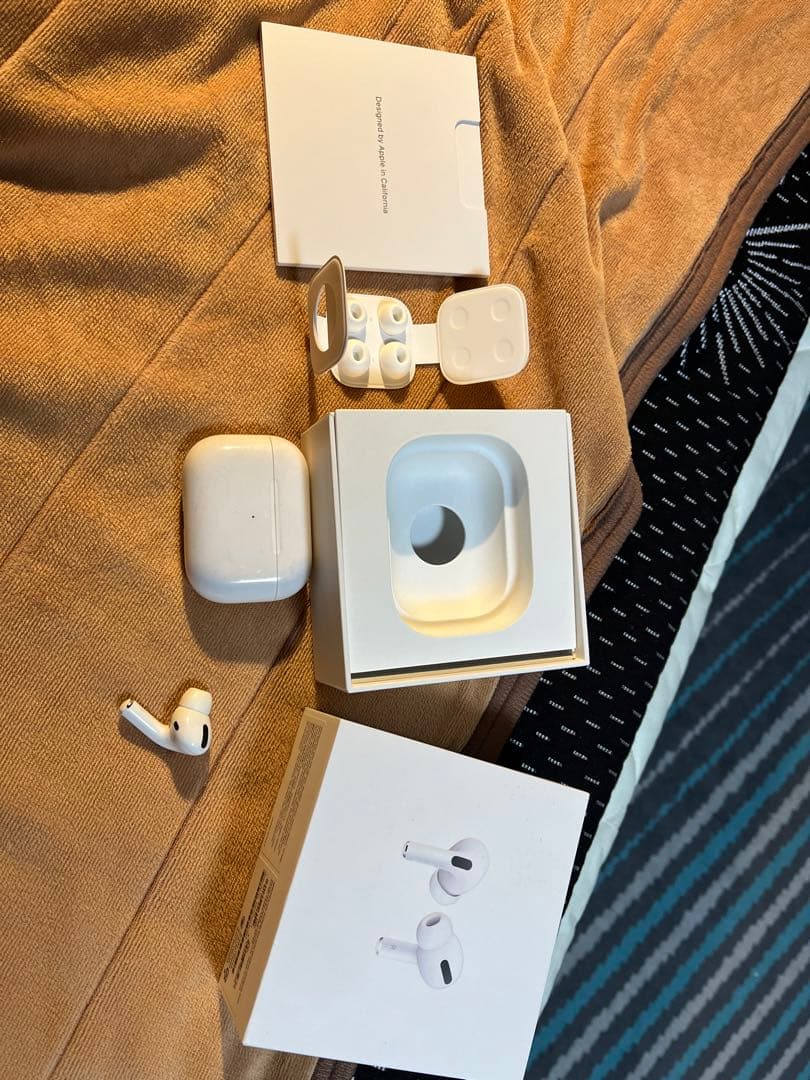 AirPodsプロ ケース、右耳のみ