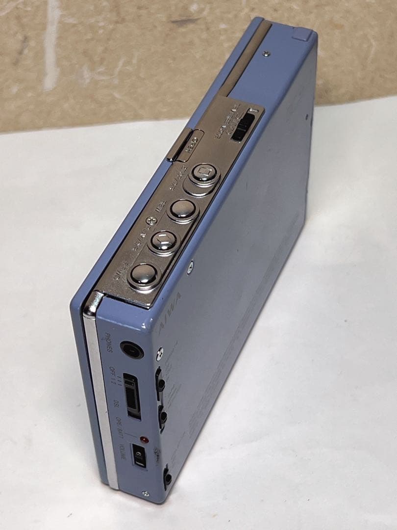 Aiwa HS-PL55 ポータブルステレオカセットプレーヤー。