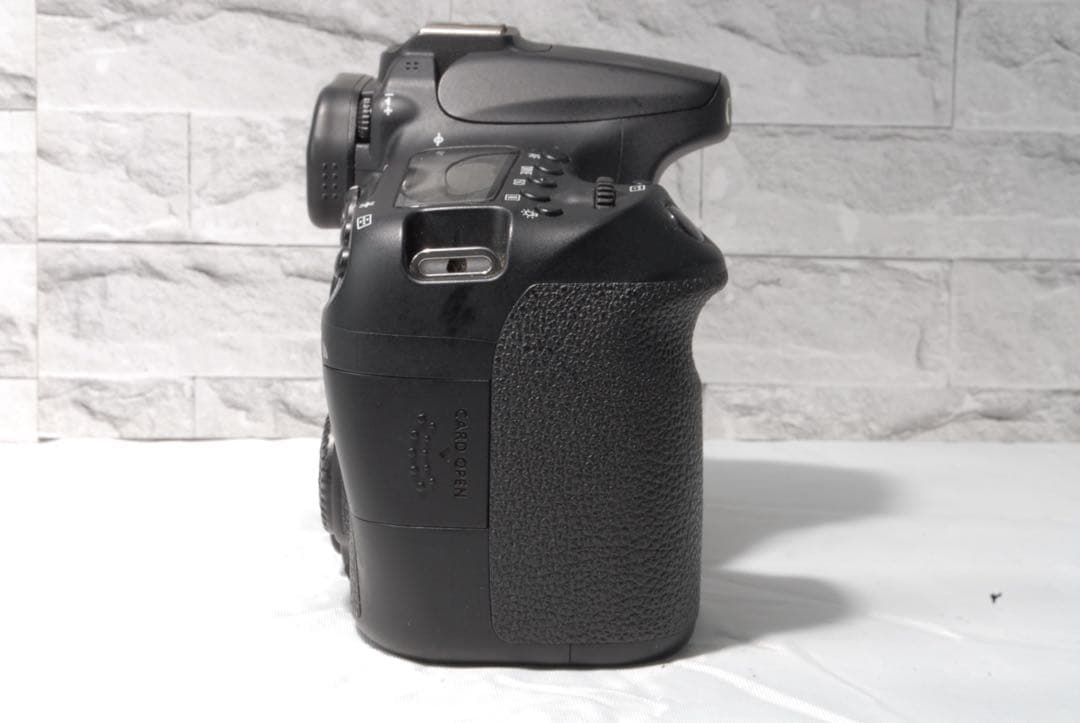 Canon EOS 70D ボディ 【美品】 動作良好 キャノン