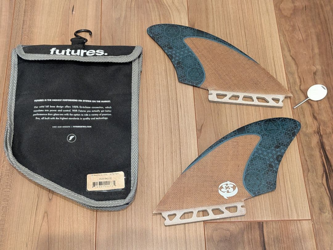 ラスタビッチ ツインキールフィン