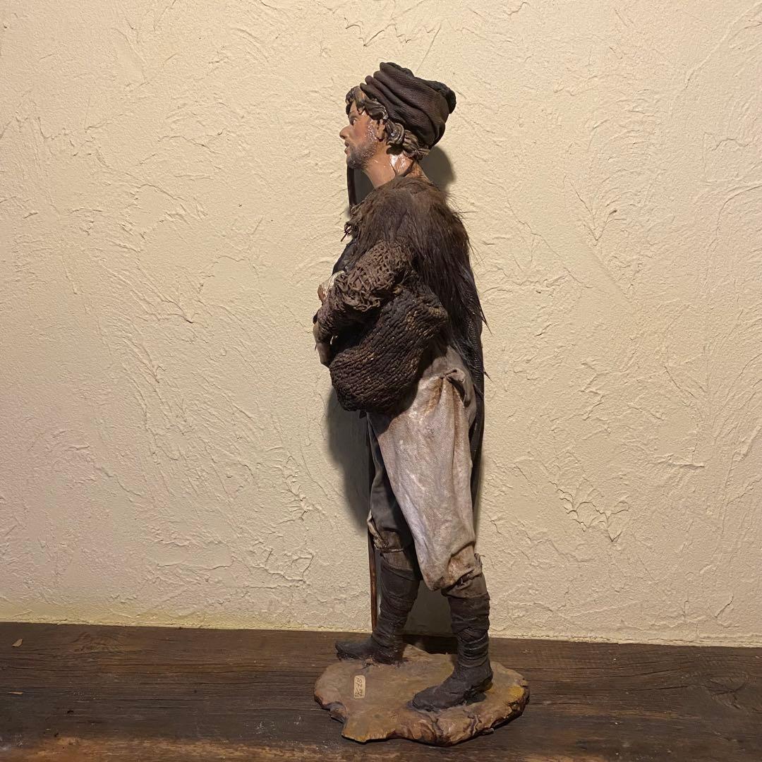イタリア製 アンジェラ・トリピ作のテラコッタ（素焼き）人形
