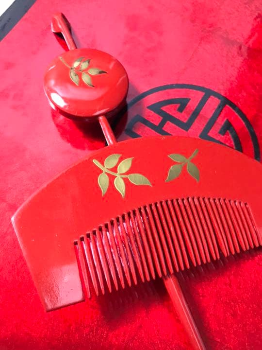 やはり格が違う　花街のお持ち物　リアルビンテージ　大振り簪と櫛　(#4478番)