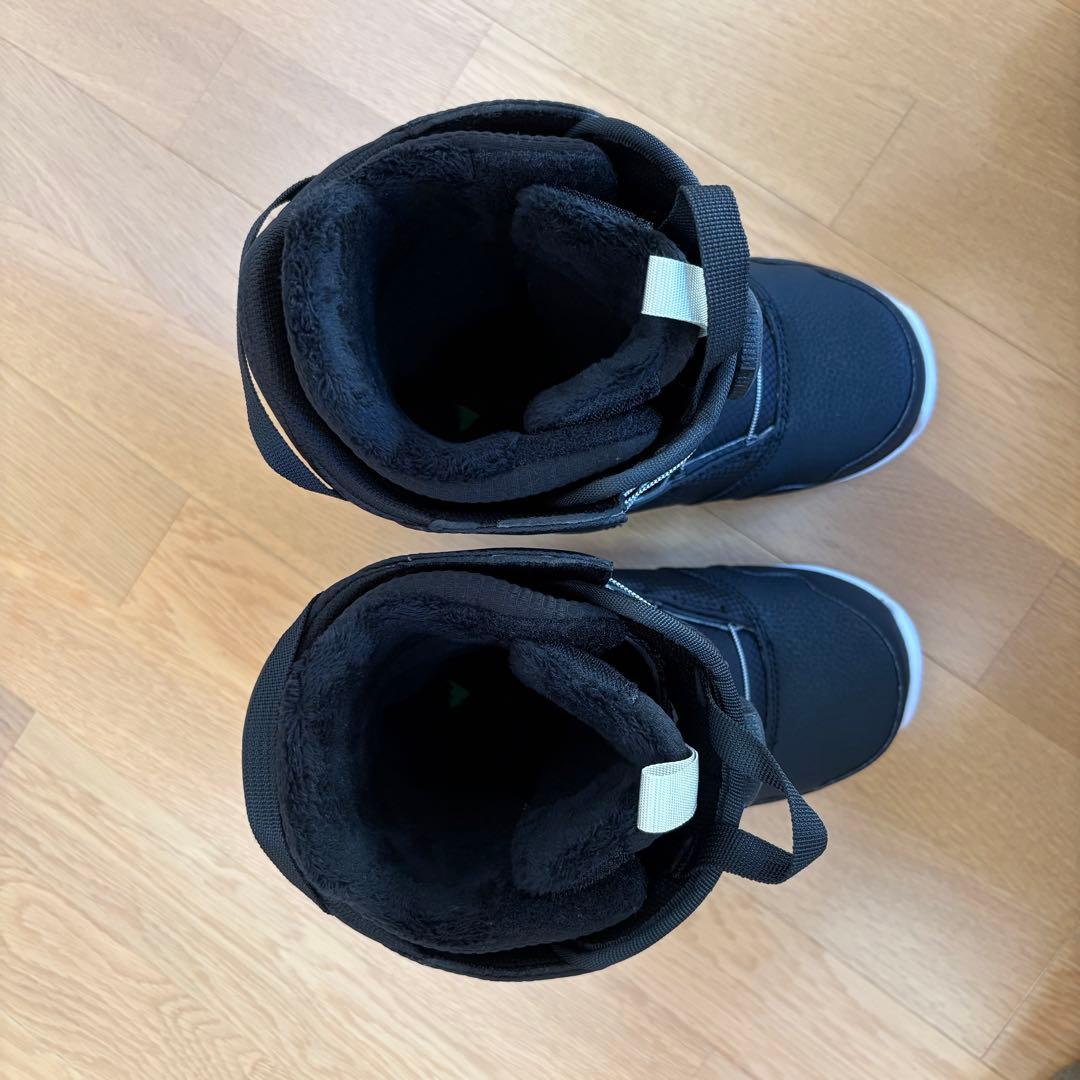 【新品】BURTON Smalls スノーボードブーツ（ジュニア）25.0cm