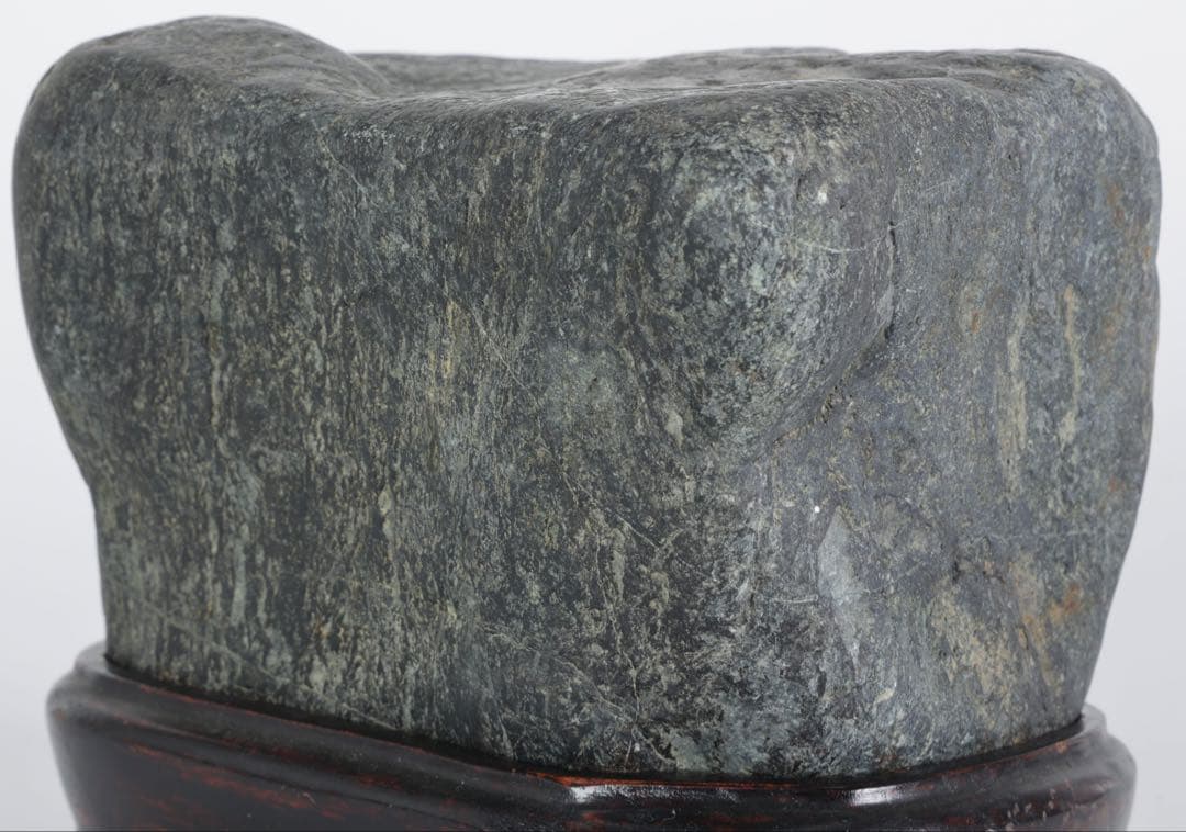 阿賀野川 水石 名石 台座付 4kg 鑑賞石 盆石 盆景 天然石 飾石 原石