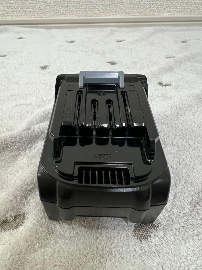 Makita 40Vmax 充電式掃除機2.5Ahバッテリー、急速充電器付