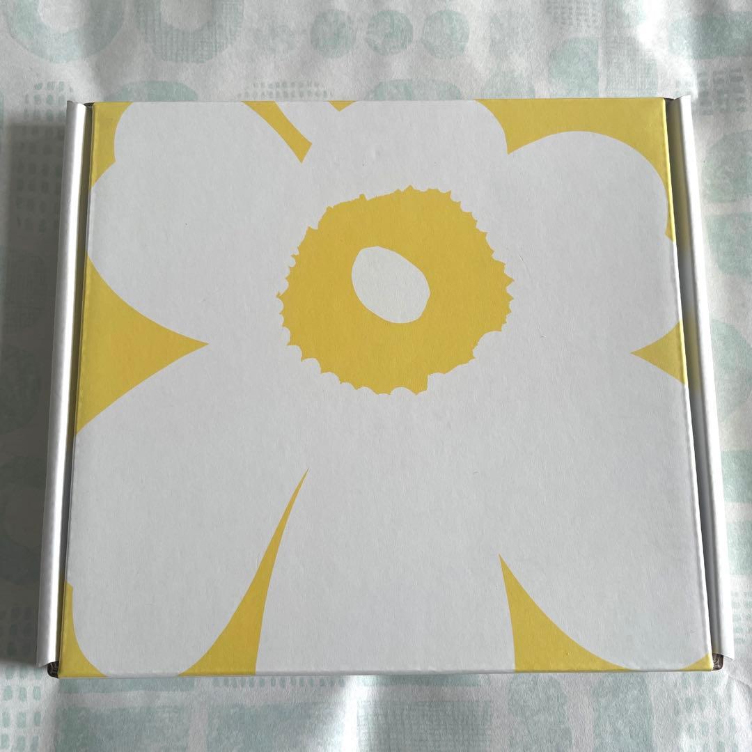 新品未使用　マリメッコ ウニッコ　プレート　ホワイト