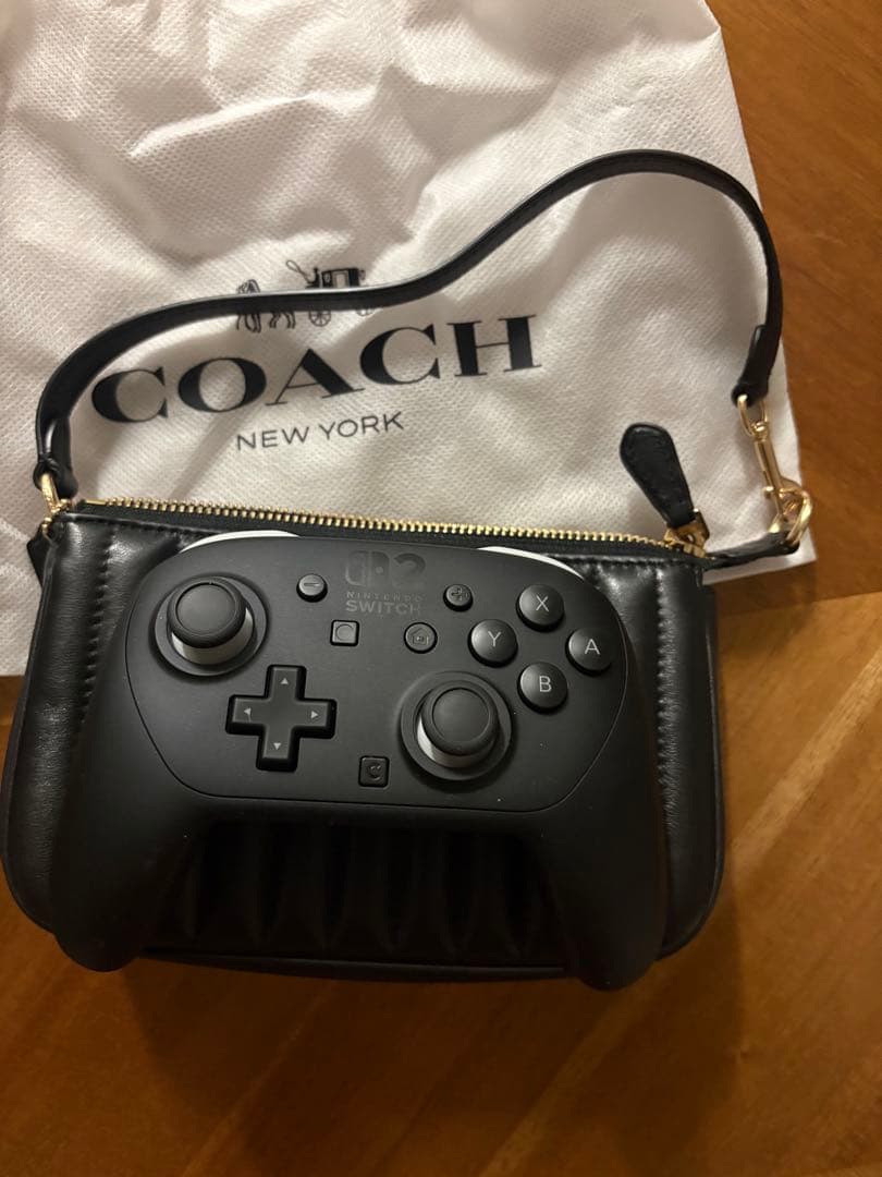 COACH ブラック キルティング ハンドバッグ