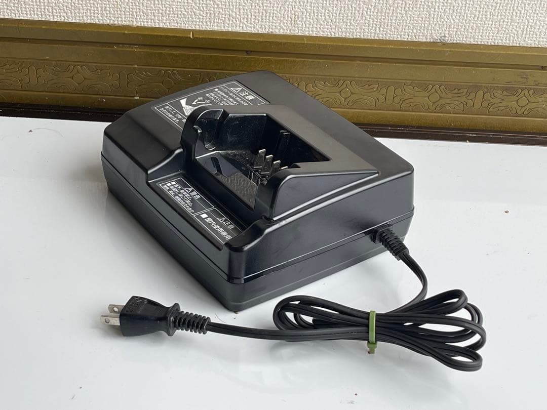 Panasonic NKJ069Z2電動自転車用充電器 黒