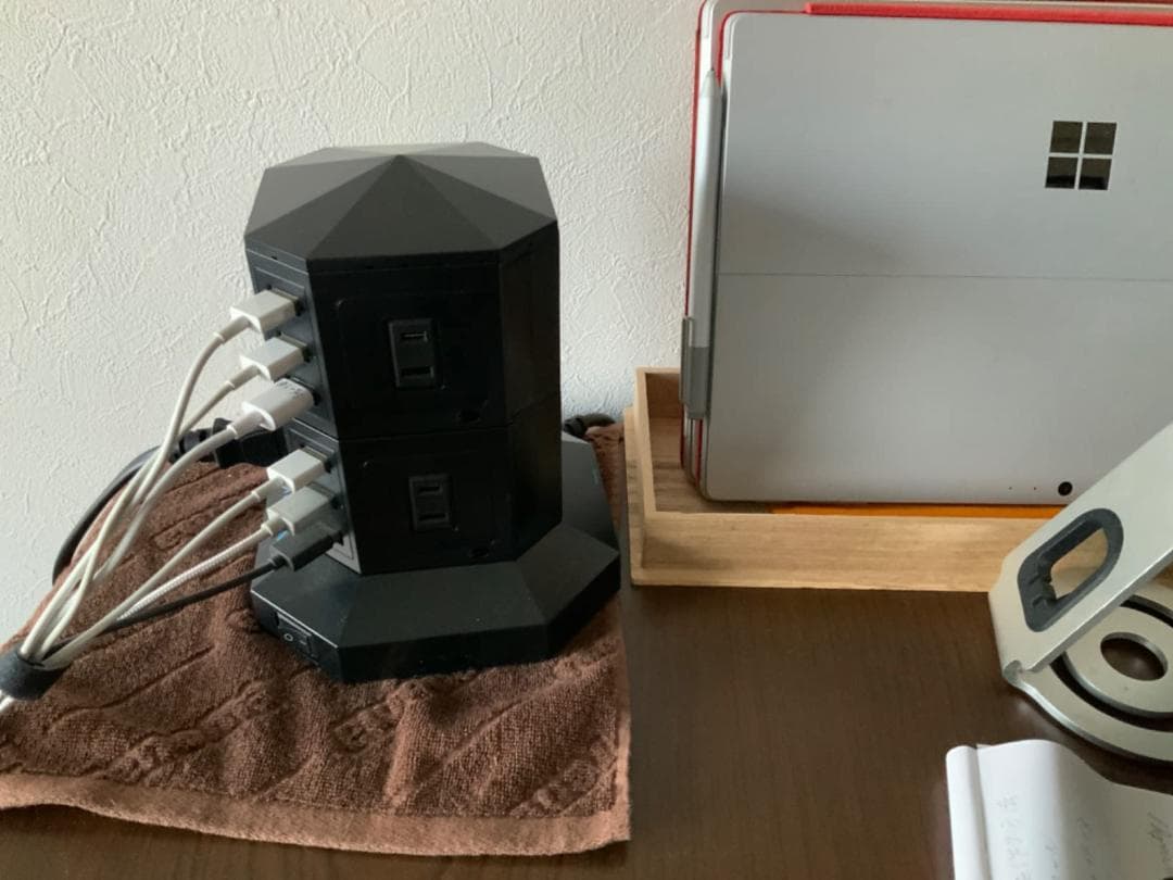 8AC 6USB 雷ガード 過負荷保護 1500W タワー式電源タップ 縦