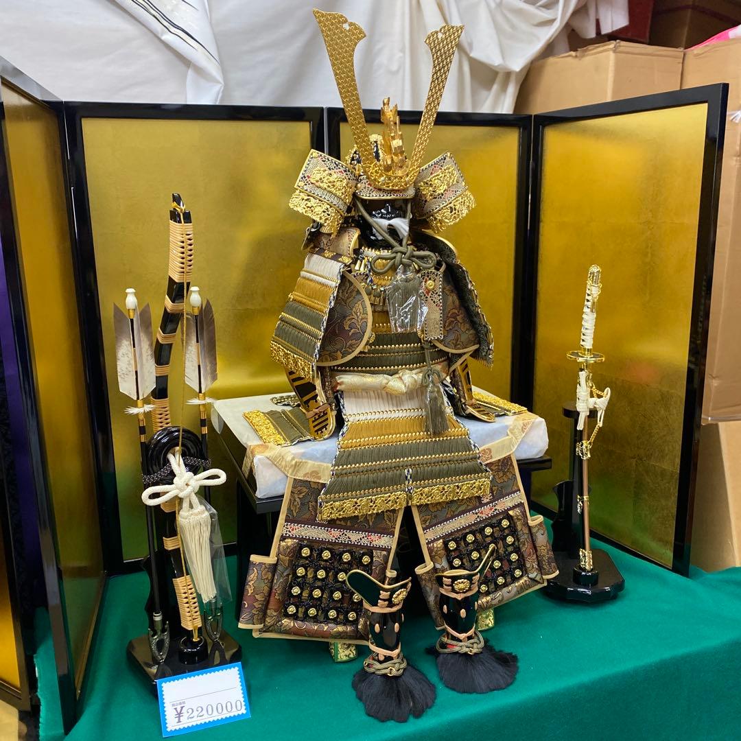 五月人形 武士の鎧 金色装飾