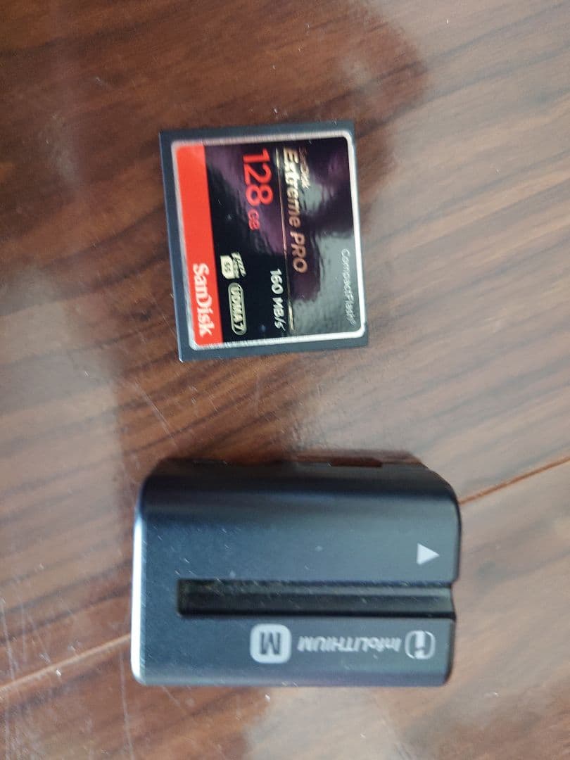 SONY α350 デジタル一眼レフカメラ　メモリーカード付き