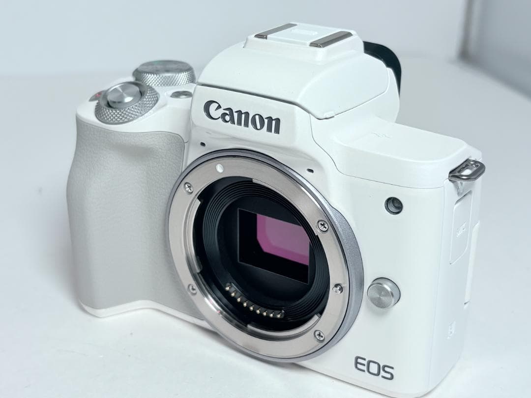 極上品 キヤノン EOS Kiss M ボディ ホワイト