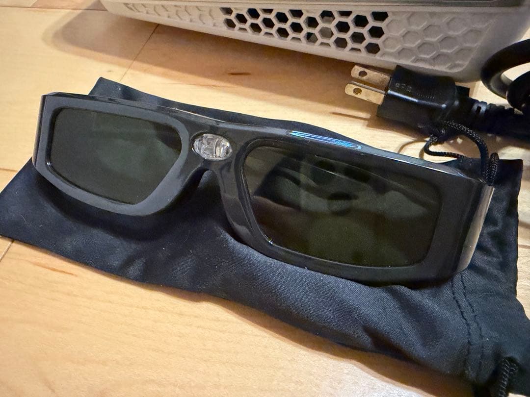 BenQ w1070 DLP3D対応プロジェクター 本体