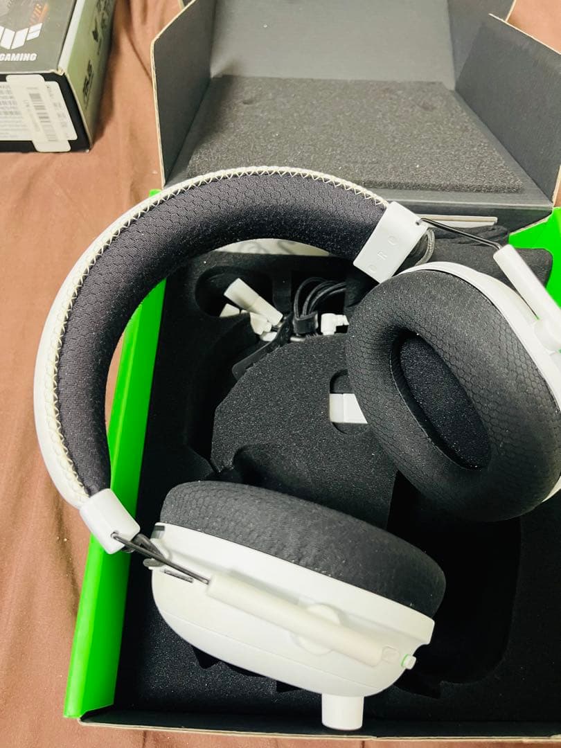 ま*ち様 Razer BlackShark V2 Pro ホワイト！イヤーパッド