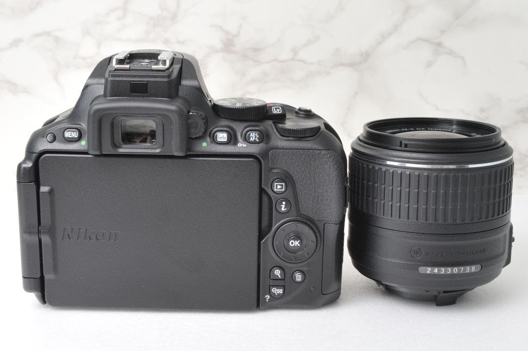 美品❣️Nikon D5500⭐️Wi-Fi スマホ転送 一眼レフカメラ ニコン