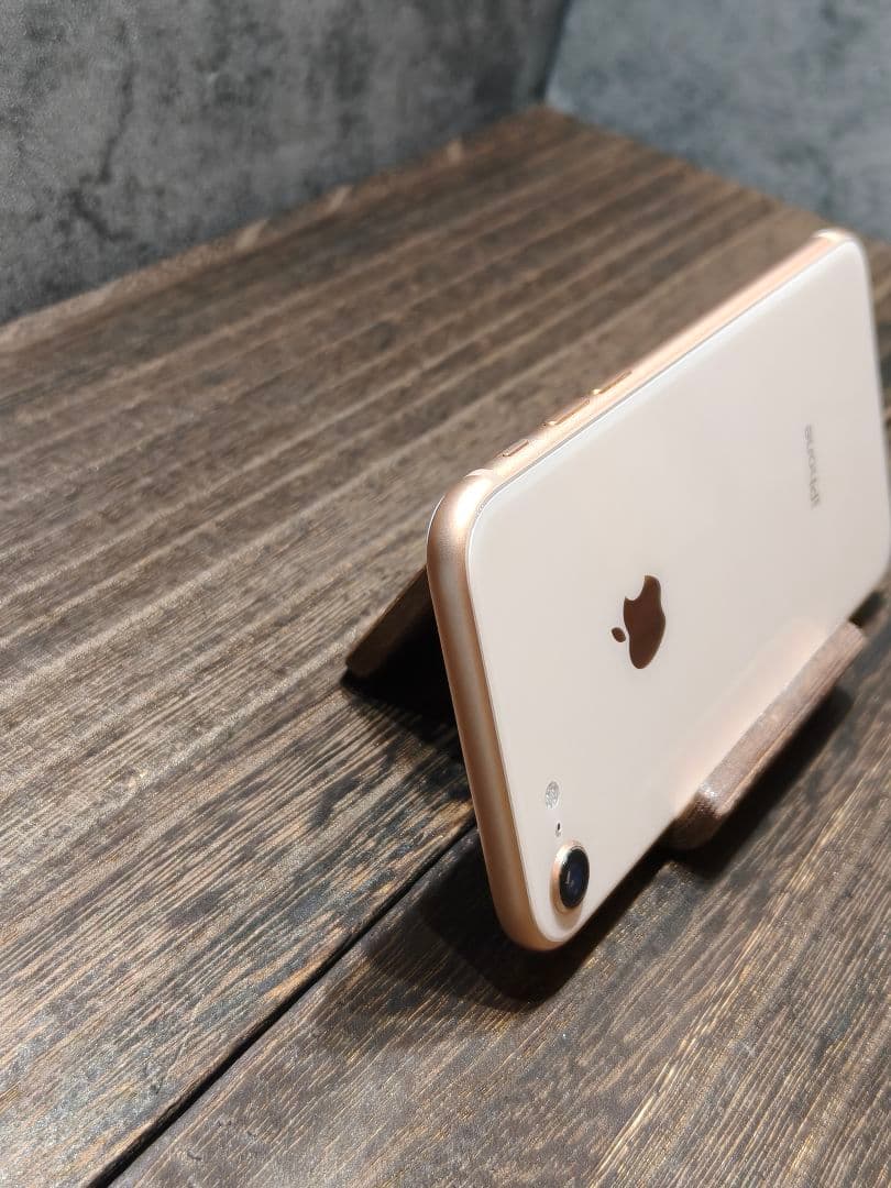 美品 iphone8 256GB SIMフリー スマホ