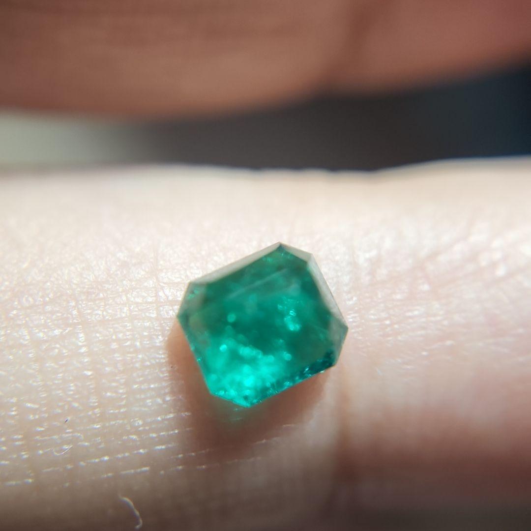 上質！濃！天然エメラルド 0.912ct