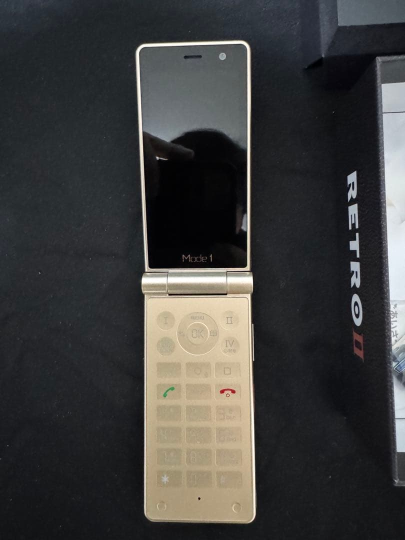RETRO Ⅱフリップ式スマートフォン ゴールド
