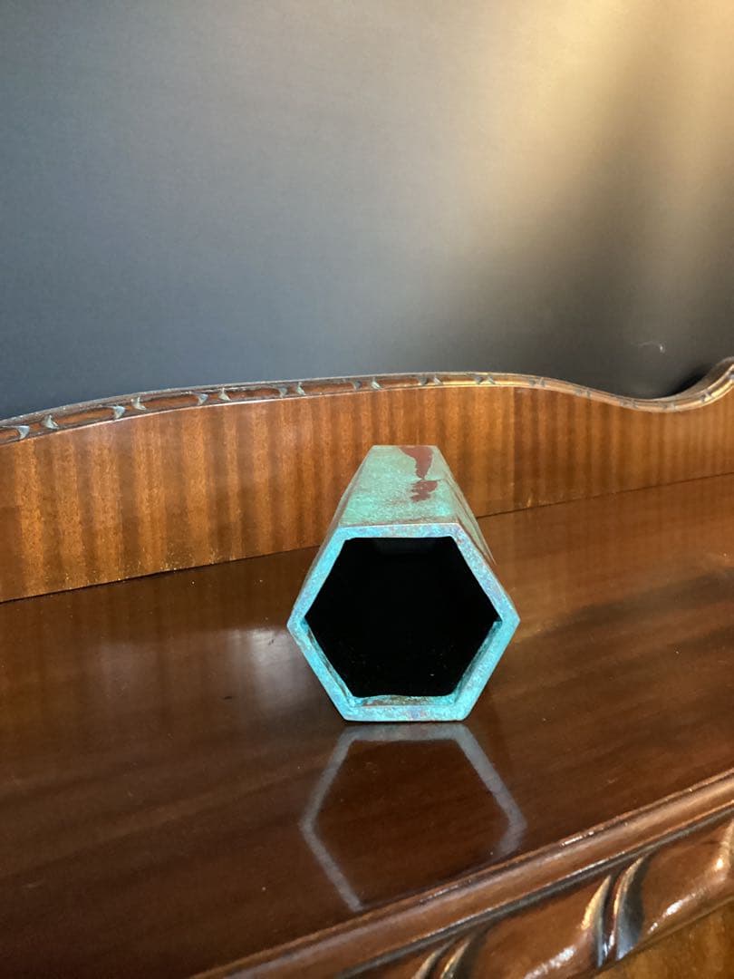 鋳銅 花入 瑞雲文本焼色 六角形 共箱付 一輪挿し