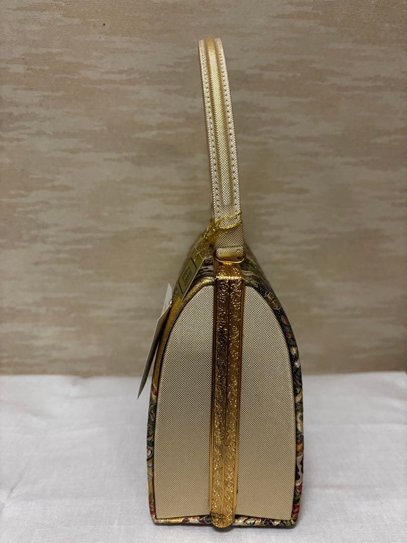 和装用草履バッグセット　金　正絹　正倉院模様　刺繍　多色使い　成人式　未使用品
