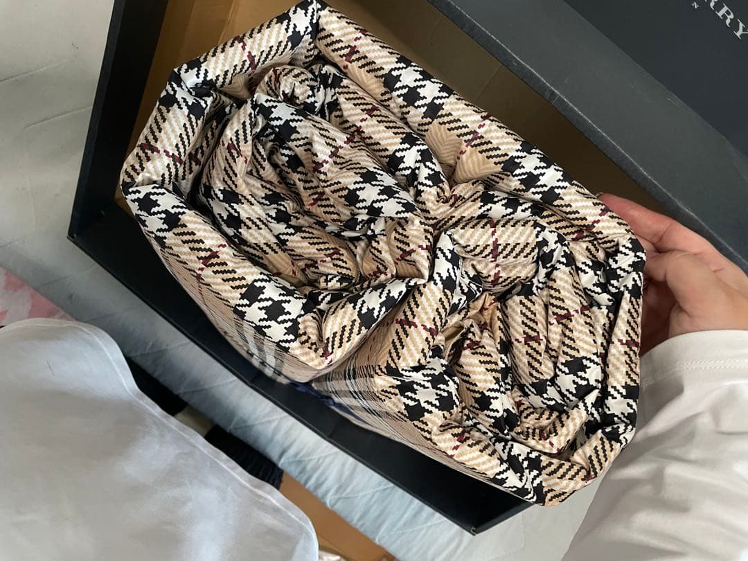 BURBERRY チェック柄羽毛掛け布団 150×210