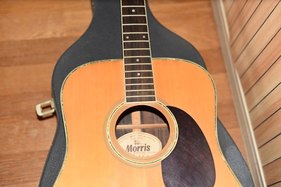 Morris　W-30　モーリスアコースティックギター　ケース付き
