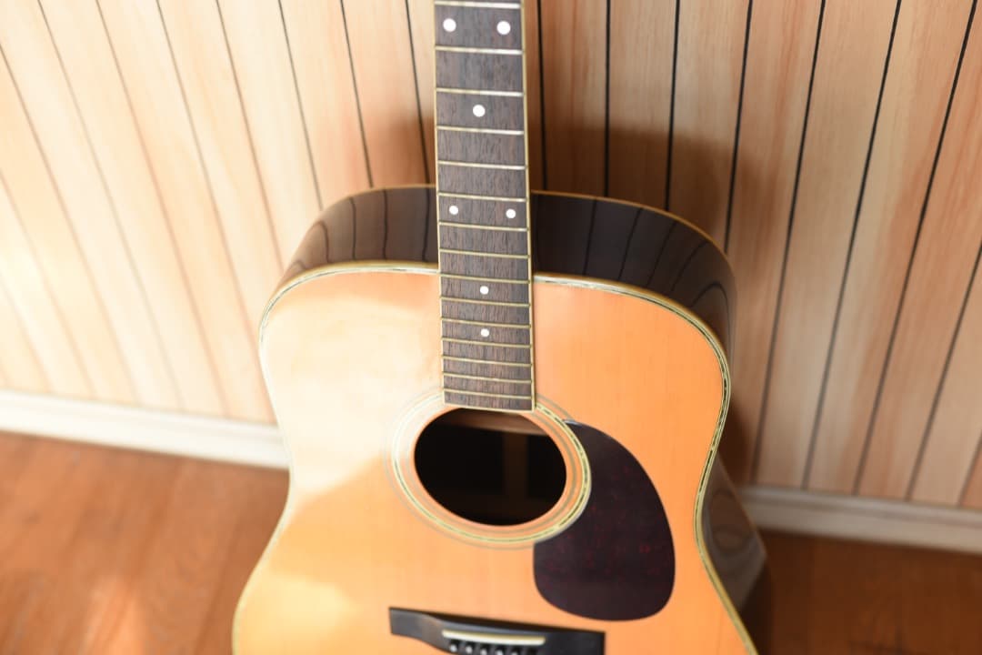 Morris　W-30　モーリスアコースティックギター　ケース付き