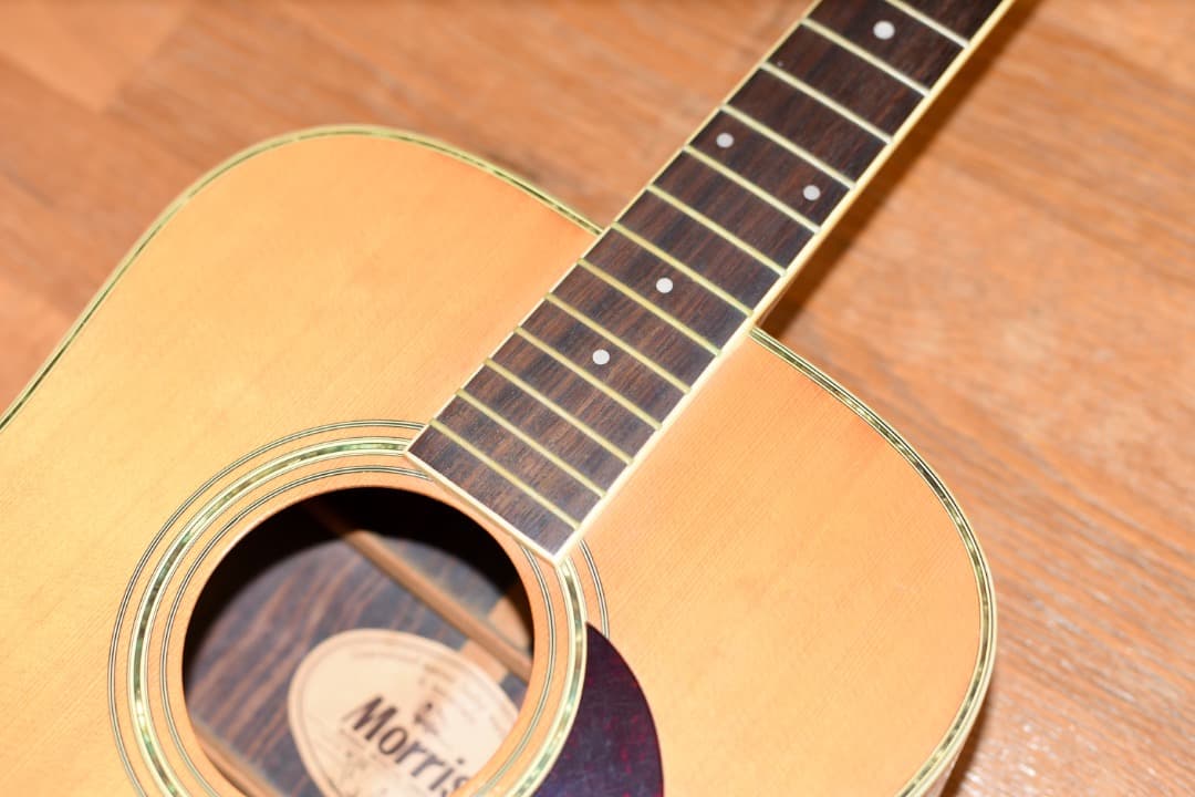 Morris　W-30　モーリスアコースティックギター　ケース付き