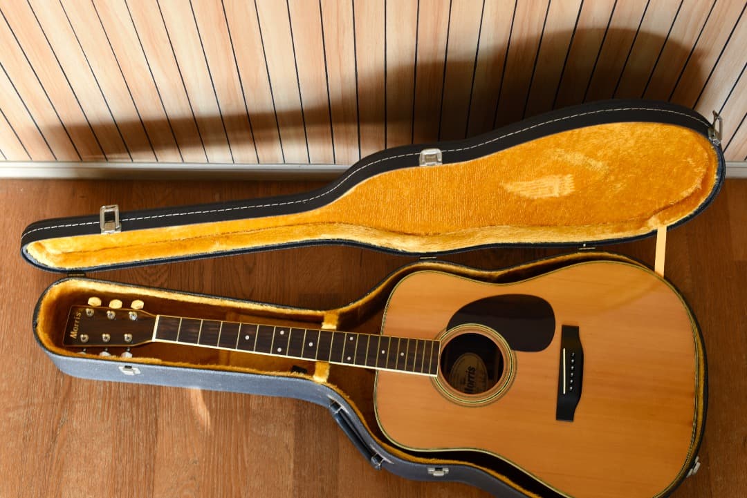 Morris　W-30　モーリスアコースティックギター　ケース付き
