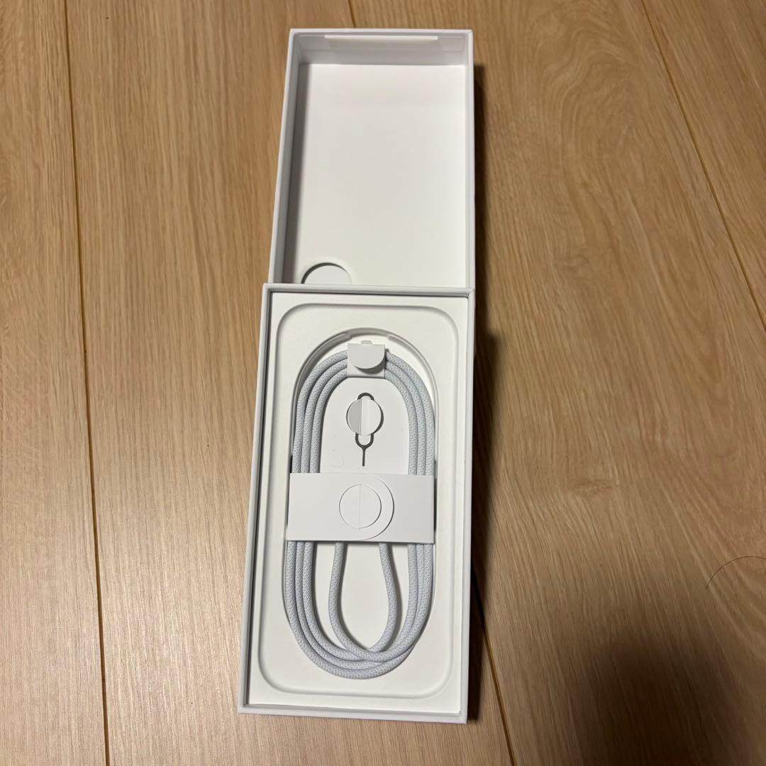 iPhone16 256GBバッテリー100%美品　7ヶ月のみ使用