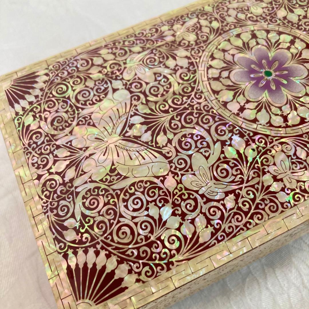 美品　伝統工芸品　螺鈿細工　蝶々　ジュエリーボックス　宝石箱　小物入れ