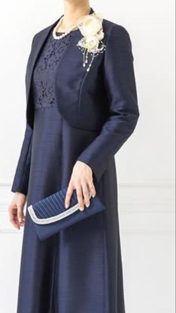 東京ソワール　PETITSOIR コサージュ ブローチオフホワイト色　新品未使用