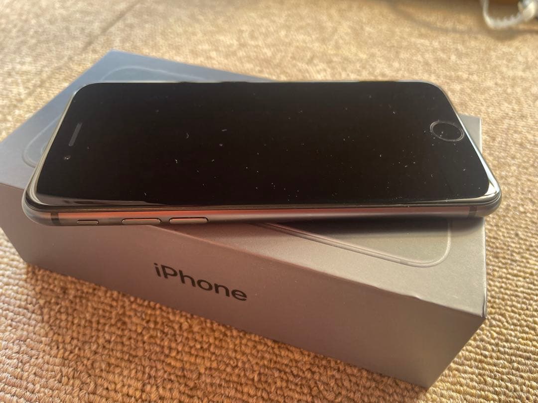 iPhone8 64GB スペースグレー　SIMフリー